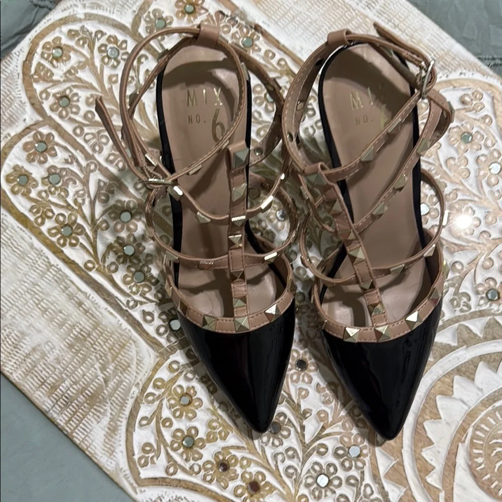 Mix NO. 6 Black and Tan Elegant Heels - Picture 5 of 7